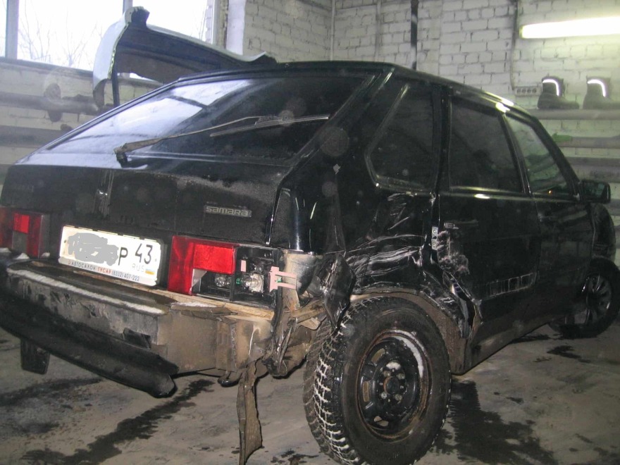Фото восстановительного ремонта геометрии кузова задней части автомобиля Lada фото лада до ремонта